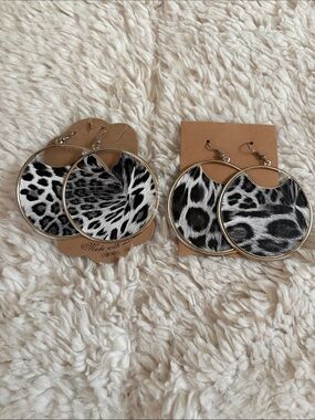 Round Leopard Print Hoop Earrings - Black & White